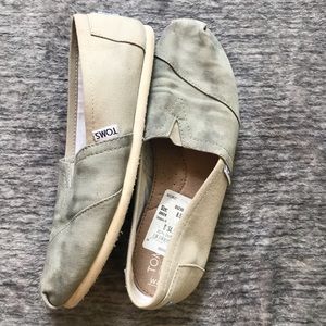 Toms Slip Ons